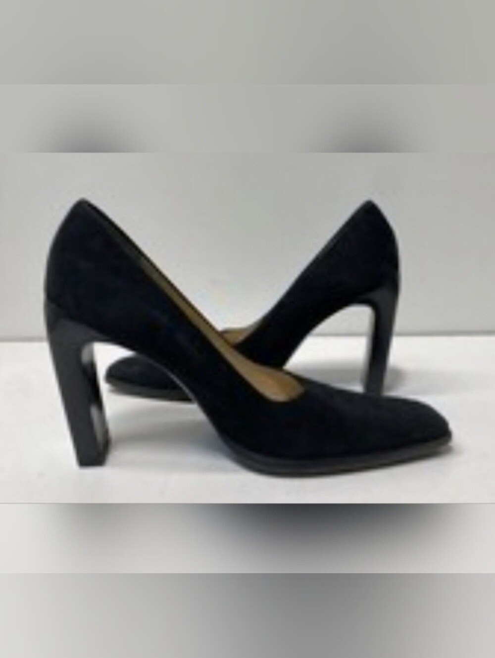 Vintage Gucci Black Suede Pumps | Size 7 | Approx. 4" Block Heels